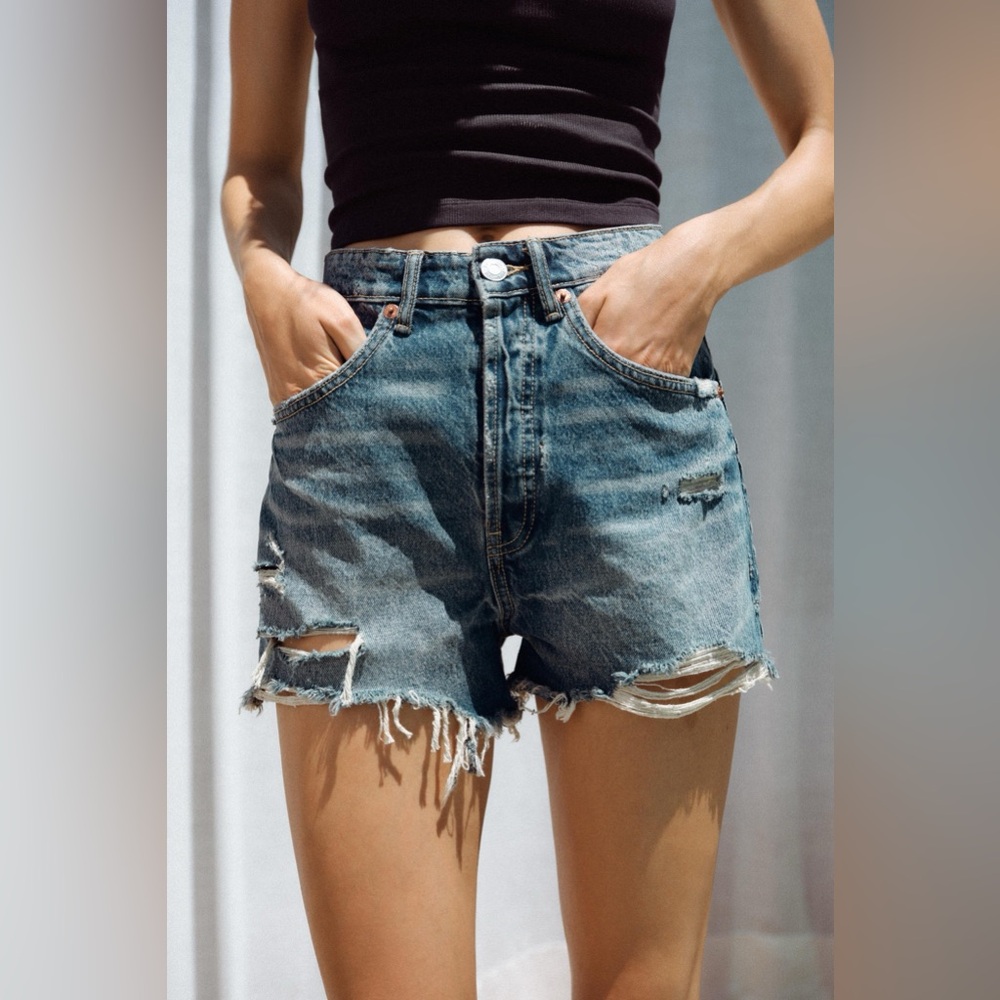 Zara high waste ripped denim shorts size 0